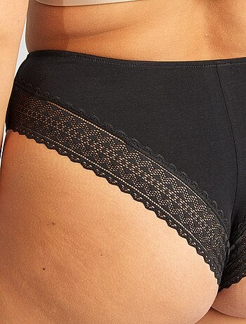Lote de 2 tangas com renda
