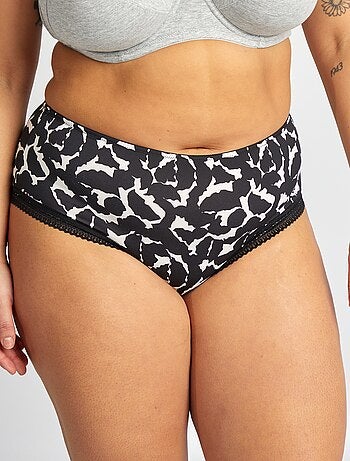 Lote de 3 cuecas com estampado