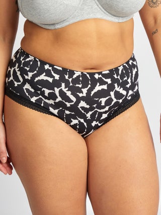 Lote de 3 cuecas com estampado