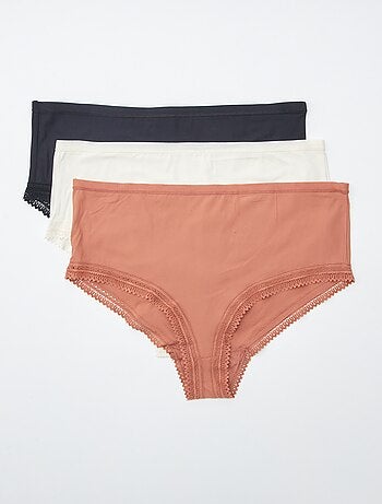 Lote de 3 cuecas para mulher caneladas com renda