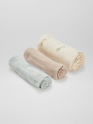 Lote de 3 fraldas  - 2 de 60 x 60 e 1 de 100 x 120 cm