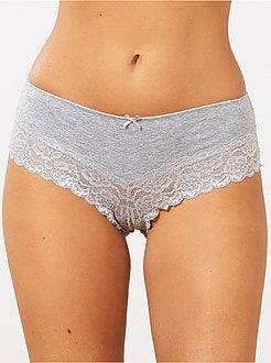 Lote de 3 shorties em poli-algodão com detalhe de renda - Kiabi