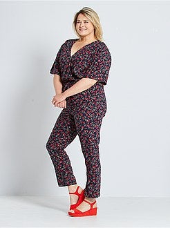 Macacão com decote cruzado - Kiabi