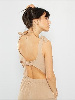 Macacão com rufos - Kiabi