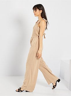 Macacão com rufos - Kiabi