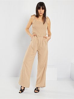 Macacão com rufos - Kiabi