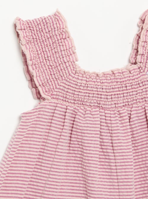 Macacão curto às riscas em seersucker com smock e bordados - Kiabi