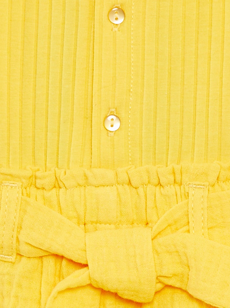 Macacão curto com cinto para apertar AMARELO - Kiabi