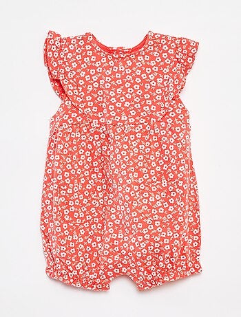 Macacão curto com folhos e bolsos