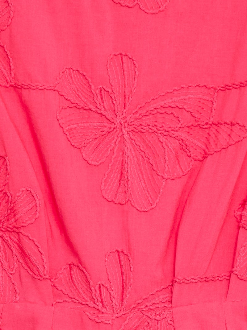 Macacão curto com grandes flores bordadas Rosa - Kiabi