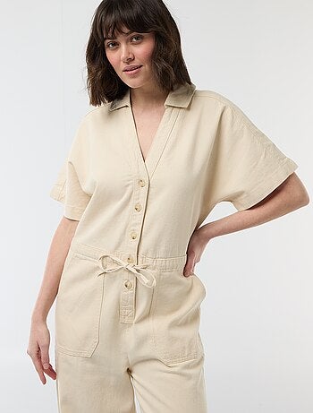 Macacão de ganga com mangas curtas