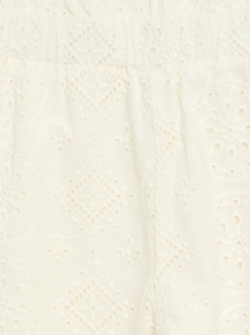 Macacão largo em algodão com bordado inglês e folhos - Kiabi