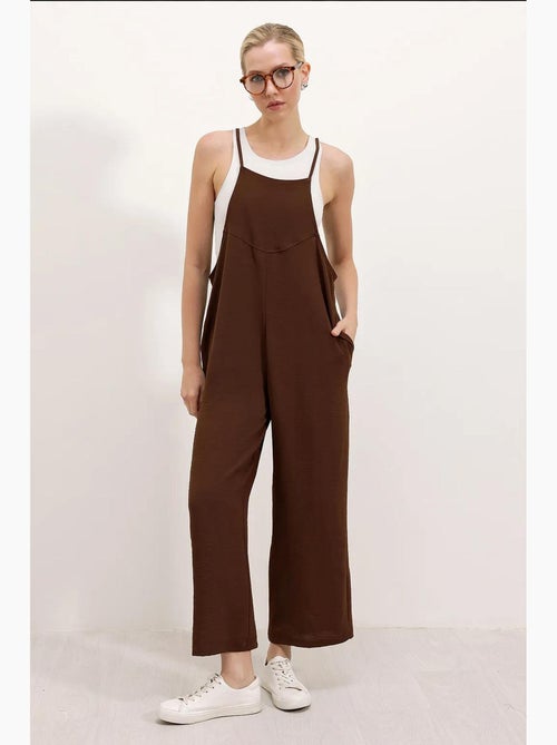 Macacão relaxed fit de perna larga com decote quadrado bdart - Kiabi Macacão relaxed fit de perna larga com decote quadrado bdart - Kiabi