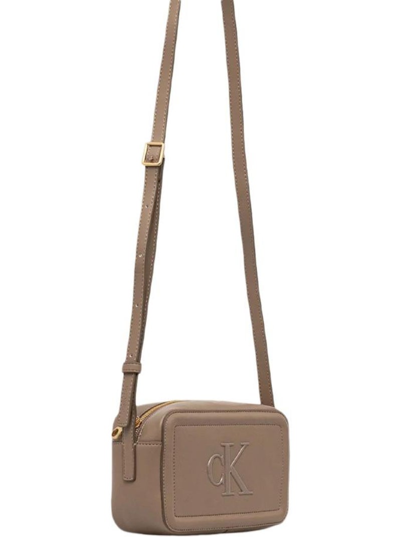 Mala a Tiracolo Taupe Calvin Klein Jeans Bold Ck para Mulher Bege - Kiabi
