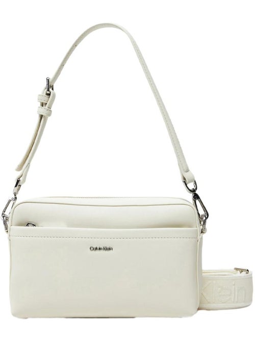 Mala de Tiracolo Calvin Klein Jeans CK Must Convertible Bege para Mulher - Kiabi Mala de Tiracolo Calvin Klein Jeans CK Must Convertible Bege para Mulher - Kiabi