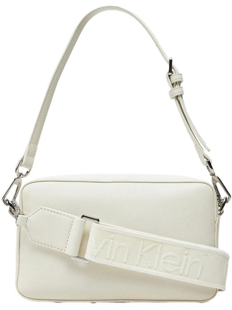 Mala de Tiracolo Calvin Klein Jeans CK Must Convertible Bege para Mulher Ecru - Kiabi