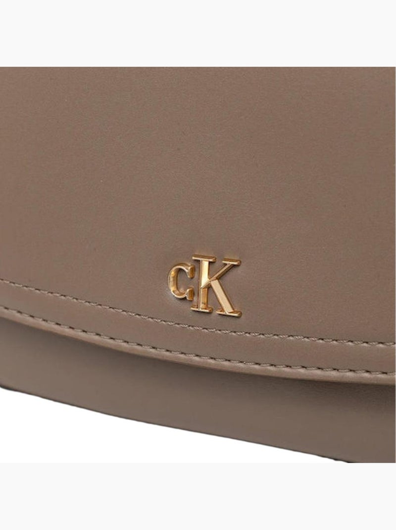 Mala Tiracolo Castanha Calvin Klein Jeans Ck Flap para Mulher Castanho-capuccino - Kiabi