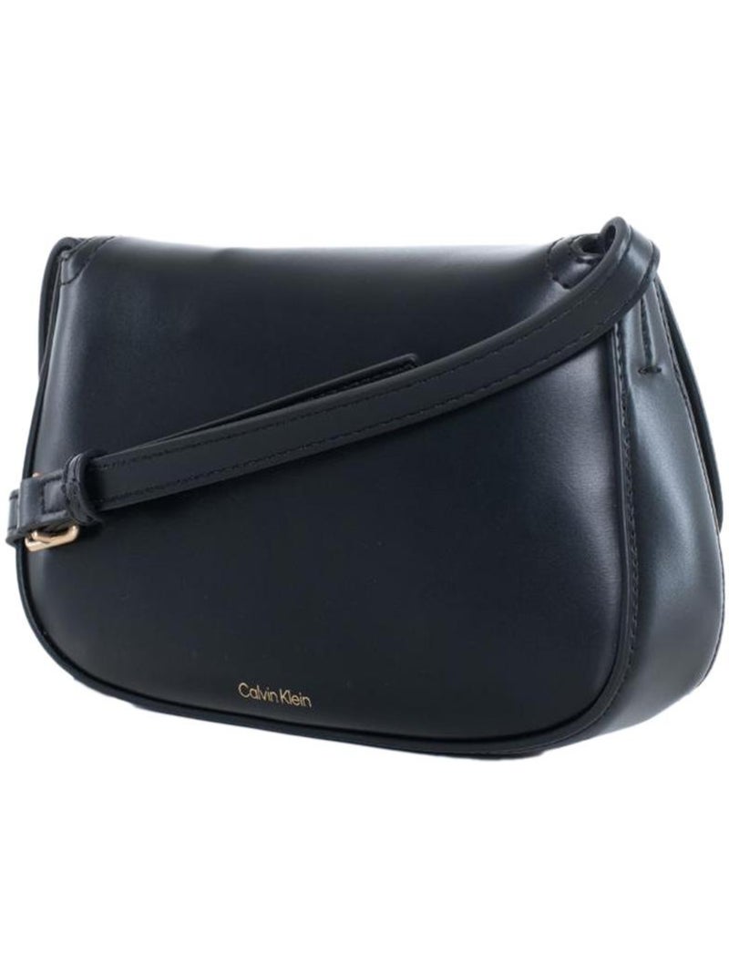 Mala Tiracolo Preta Calvin Klein Jeans Ck Flap para Mulher Preto - Kiabi