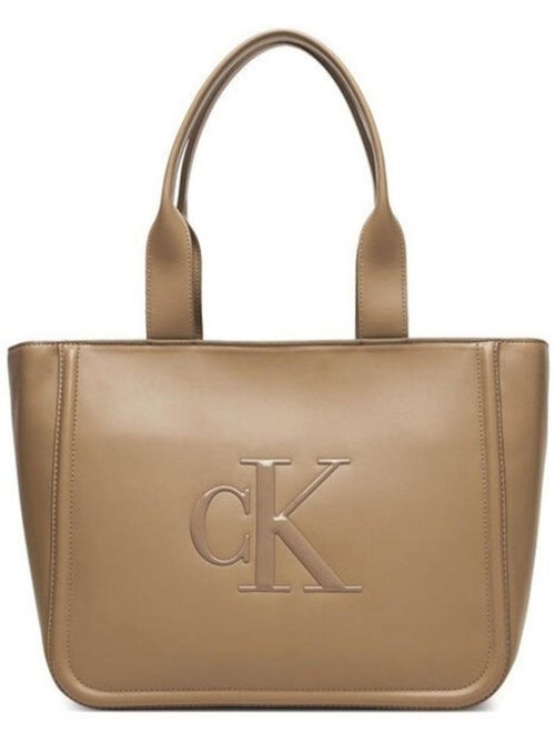 Mala Tote Média Calvin Klein Jeans Bold Bege para Mulher - Kiabi Mala Tote Média Calvin Klein Jeans Bold Bege para Mulher - Kiabi