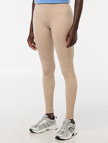 Malha elástica canelada em costura