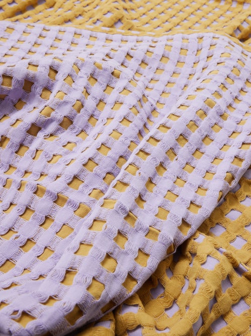 Manta bicolor com design em relevo (180 x 200 cm) - Kiabi