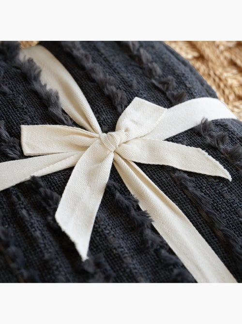 Manta de chenille texturada com franjas - Kiabi Manta de chenille texturada com franjas - Kiabi
