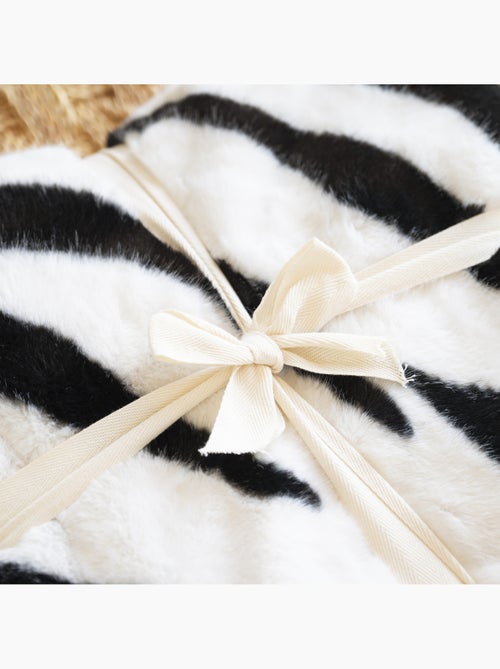 Manta macia com padrão de zebra e verso em veludo - Kiabi Manta macia com padrão de zebra e verso em veludo - Kiabi