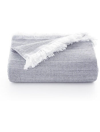 Manta plaid em tecido texturizado de fio tingido, relevo em favo de mel e franjas - Gamusi.