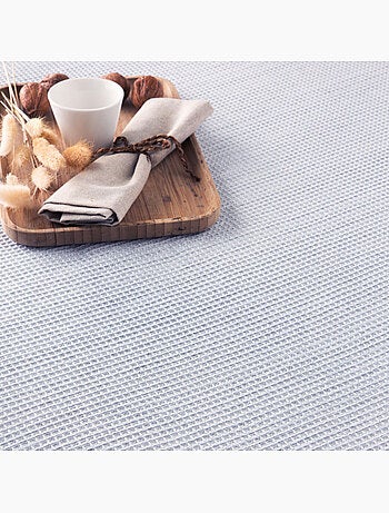 Manta plaid em tecido texturizado de fio tingido, relevo em favo de mel e franjas - Gamusi.