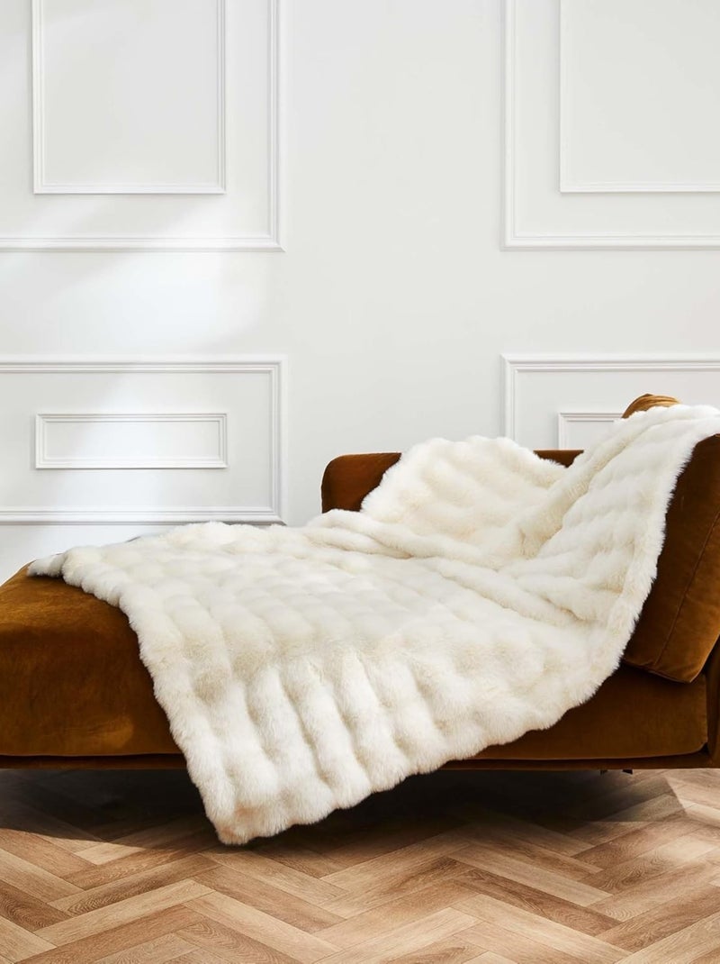Manta poliéster mounty douceur d'intérieur Branco - Kiabi