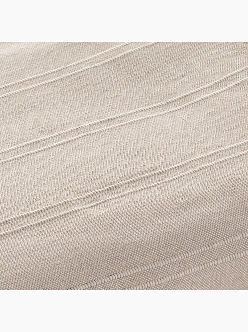 Manta tipo plaid em tecido texturizado de fio tingido, com rebordo rematado - Gamusi - Kiabi Manta tipo plaid em tecido texturizado de fio tingido, com rebordo rematado - Gamusi - Kiabi