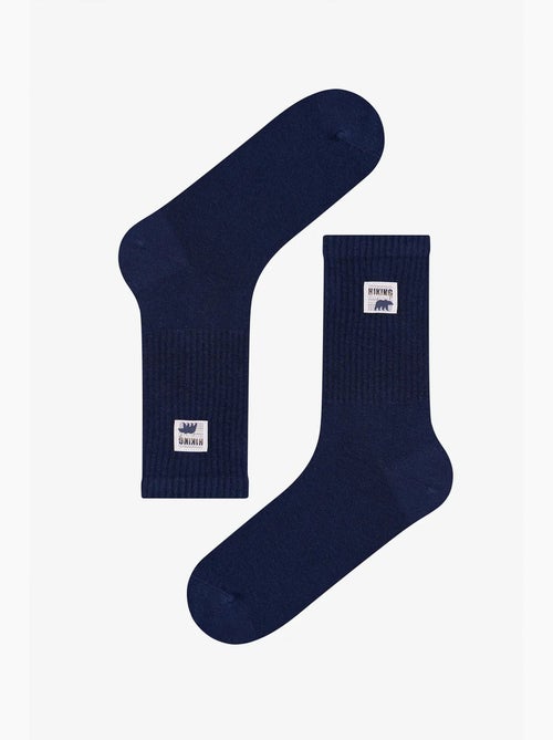 Meias masculinas cano médio com estampa slogan dual shade, 2 pares penti - Kiabi Meias masculinas cano médio com estampa slogan dual shade, 2 pares penti - Kiabi