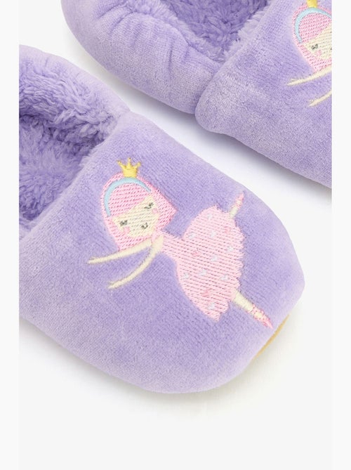Meias pantufa menina com estampa de bailarina e bordado penti - Kiabi Meias pantufa menina com estampa de bailarina e bordado penti - Kiabi