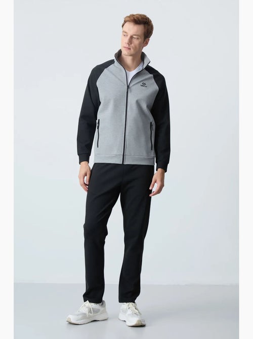 Men's conjunto active em malha com blocos de cor tommy - Kiabi Men's conjunto active em malha com blocos de cor tommy - Kiabi