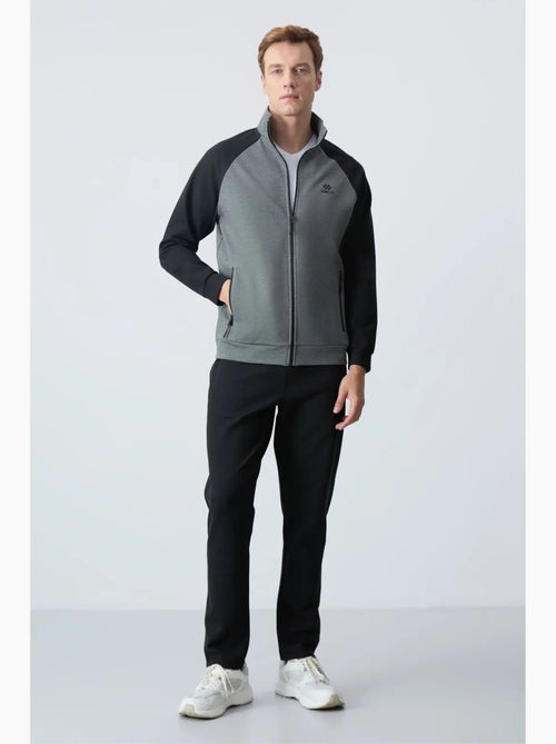 Men's conjunto active em malha com blocos de cor tommy - Kiabi Men's conjunto active em malha com blocos de cor tommy - Kiabi