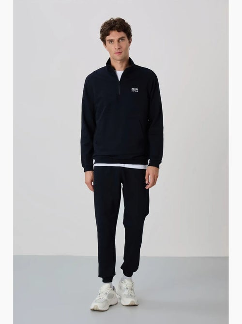 Men's conjunto de sweatshirt com fecho de correr frontal e calças tommy - Kiabi Men's conjunto de sweatshirt com fecho de correr frontal e calças tommy - Kiabi