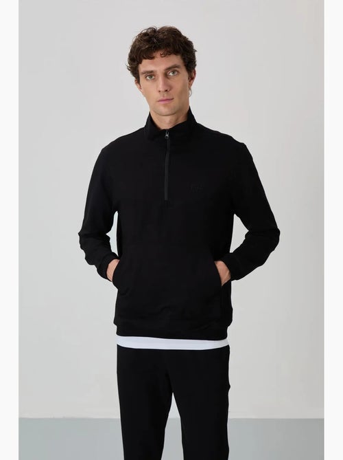 Men's conjunto de sweatshirt com fecho de correr frontal e calças tommy - Kiabi Men's conjunto de sweatshirt com fecho de correr frontal e calças tommy - Kiabi