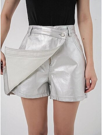 Mini skort em tecido metalizado de cintura subida com fecho de botão bdart