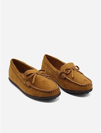 Mocassim alça cruzada
