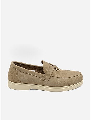 Mocassim alça cruzada