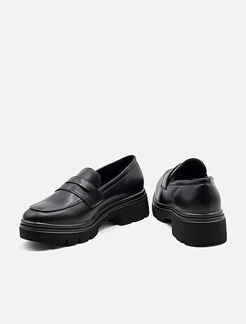 Mocassins alça cruzada