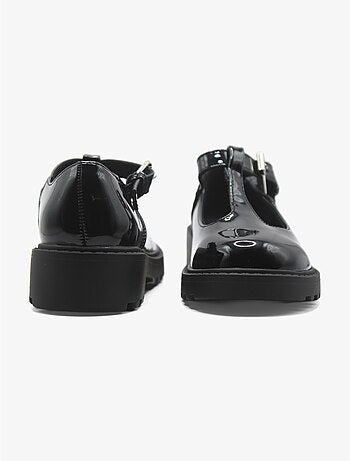 Mocassins alça cruzada