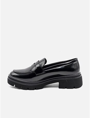 Mocassins com acabamento brilhante