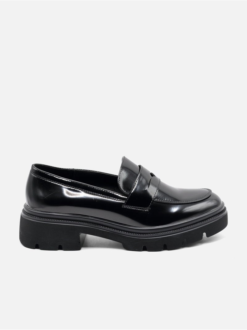Mocassins com acabamento brilhante Preto - Kiabi