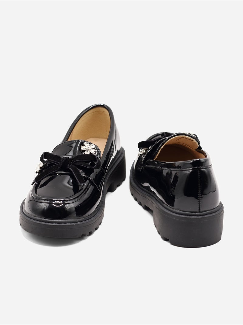 Mocassins com acabamento brilhante Preto - Kiabi