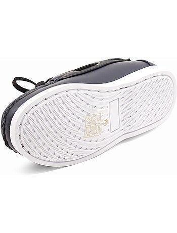 Mocassins com atacadores