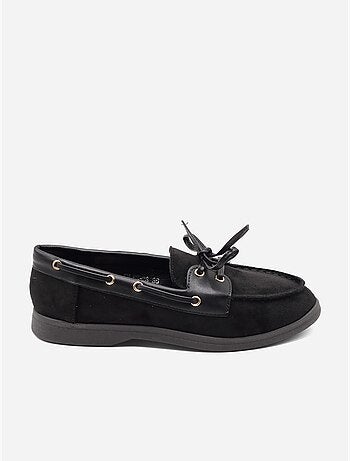 Mocassins com atacadores