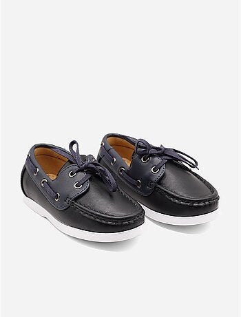 Mocassins com atacadores