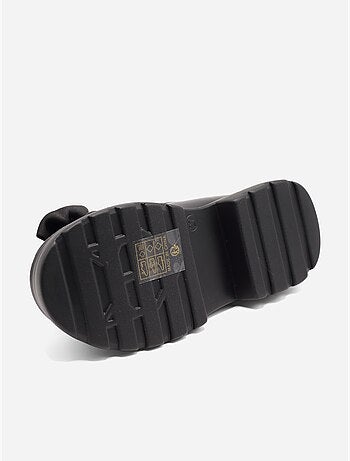 Mocassins com laços