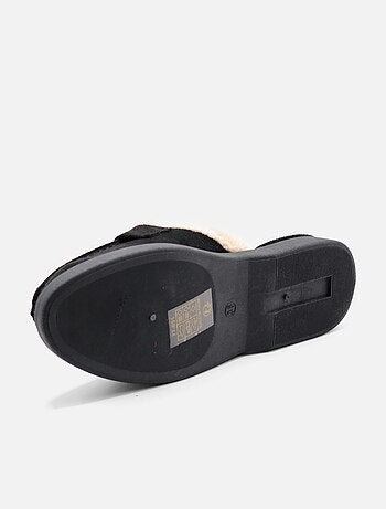 Mocassins com pele sintética